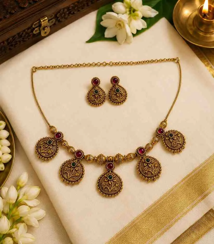 5646 Antique Gold Choker Set with Ruby and Green Kemp Stones with Earrings