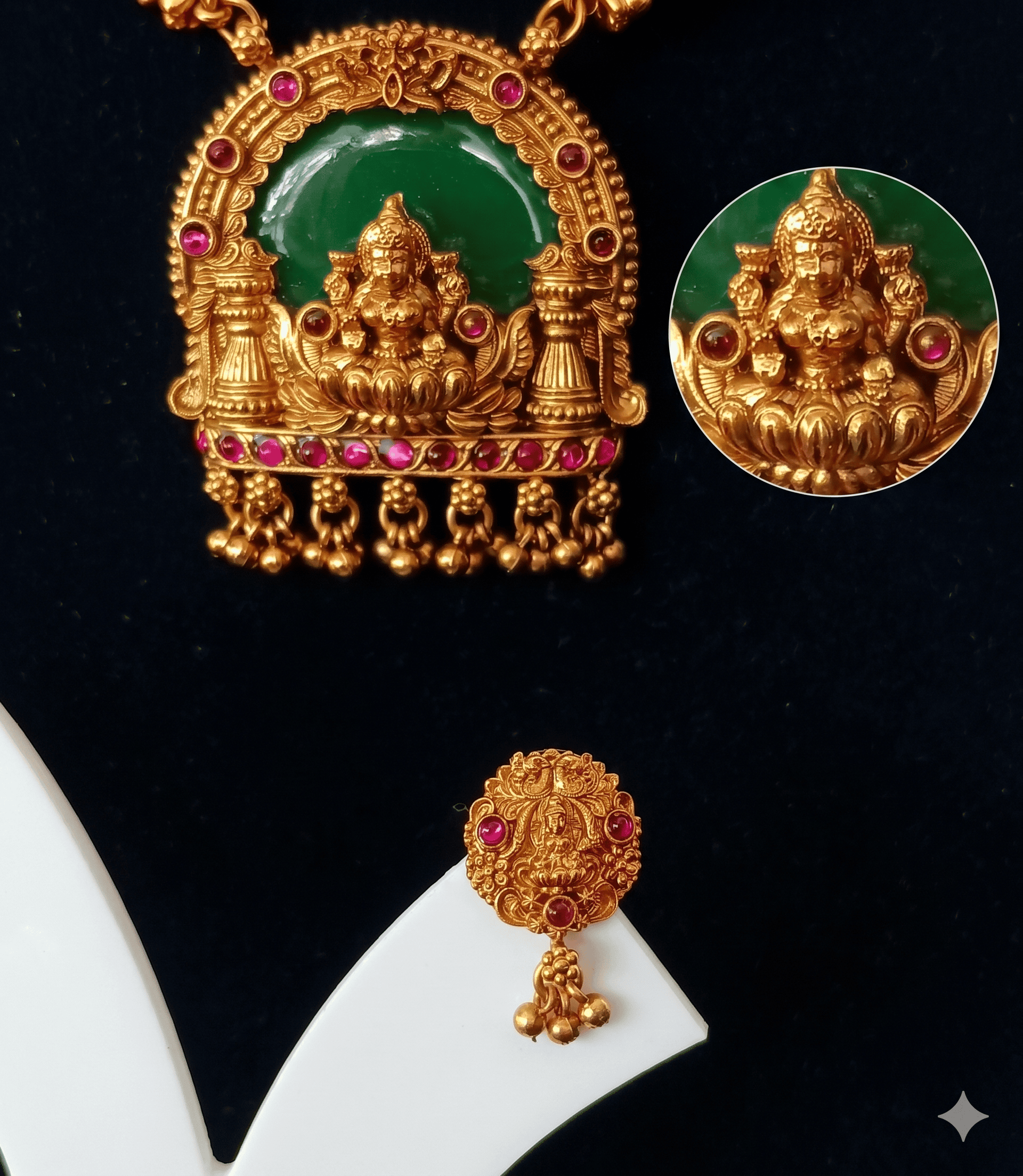 5606 Kerala style gold plated palakka lakshmi necklace / Antique Matte Gold Plated Emerald Green Lakshmi Temple Jewellery Set