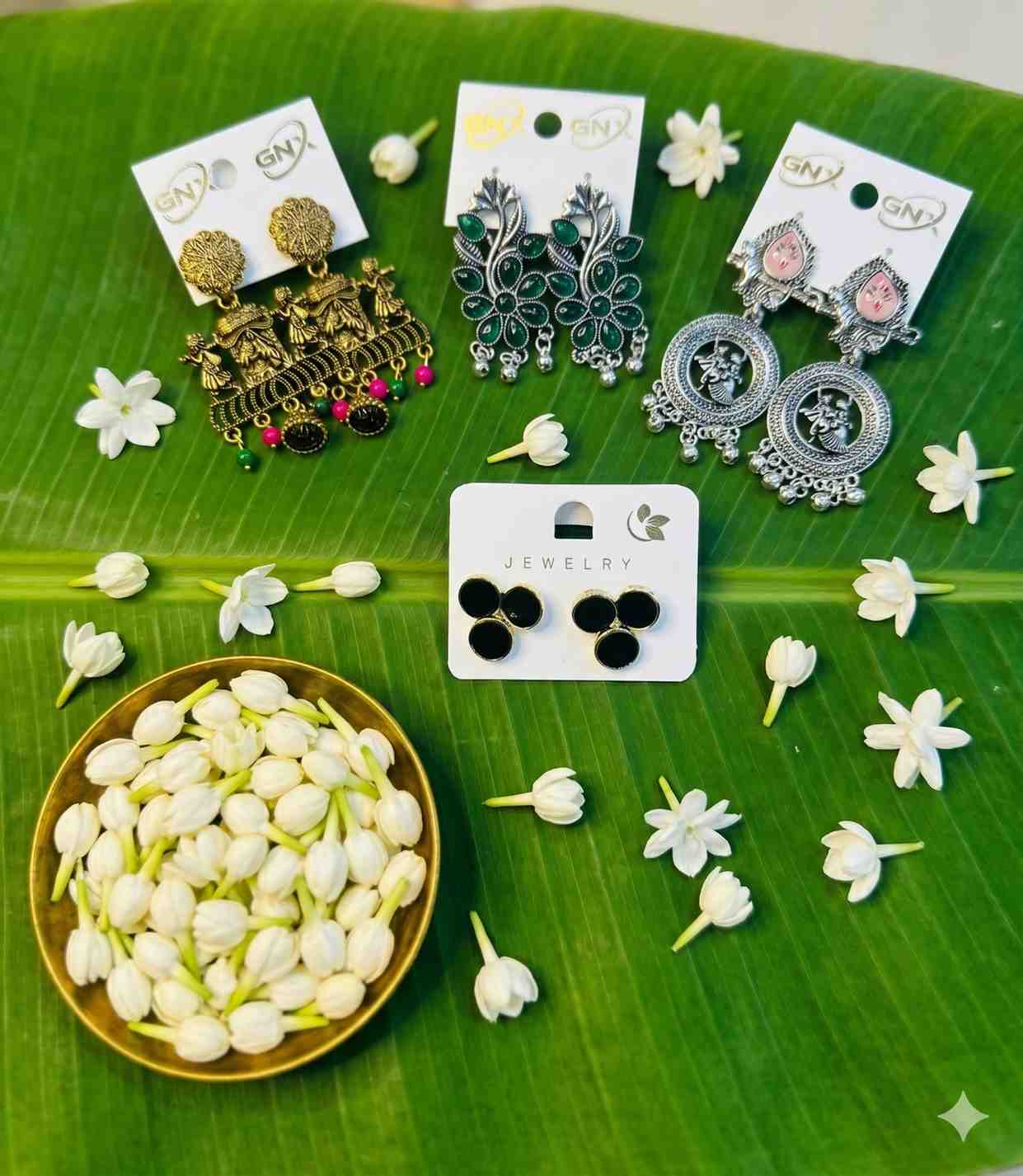 7005 - 4 Pair Stylish Earrings Combo Set