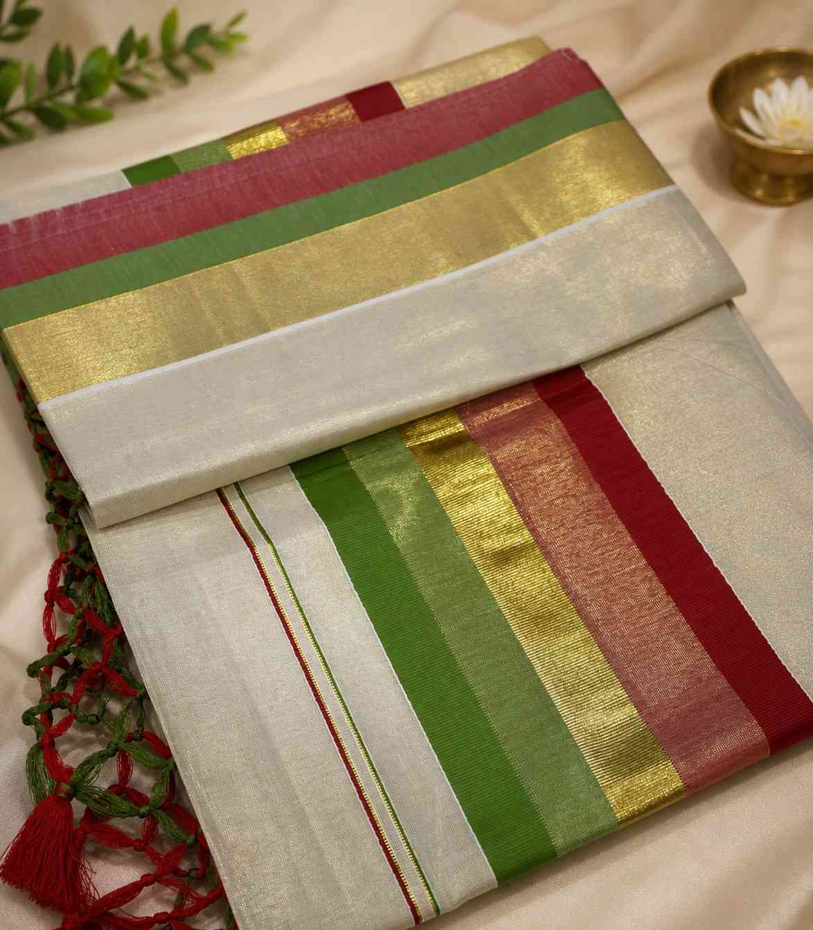 2257-onam-special-collection-kerala-tissue-kattikkara-double-color-kasavu-saree-in-red-green-border-and-tussels