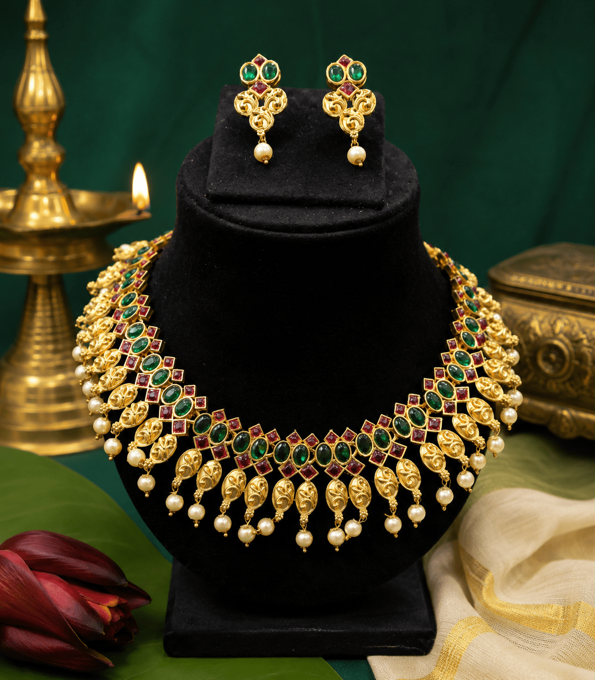 5636 Gold Plated Kemp Stone Temple Choker Necklace and Earrings Set with Pearl Drops