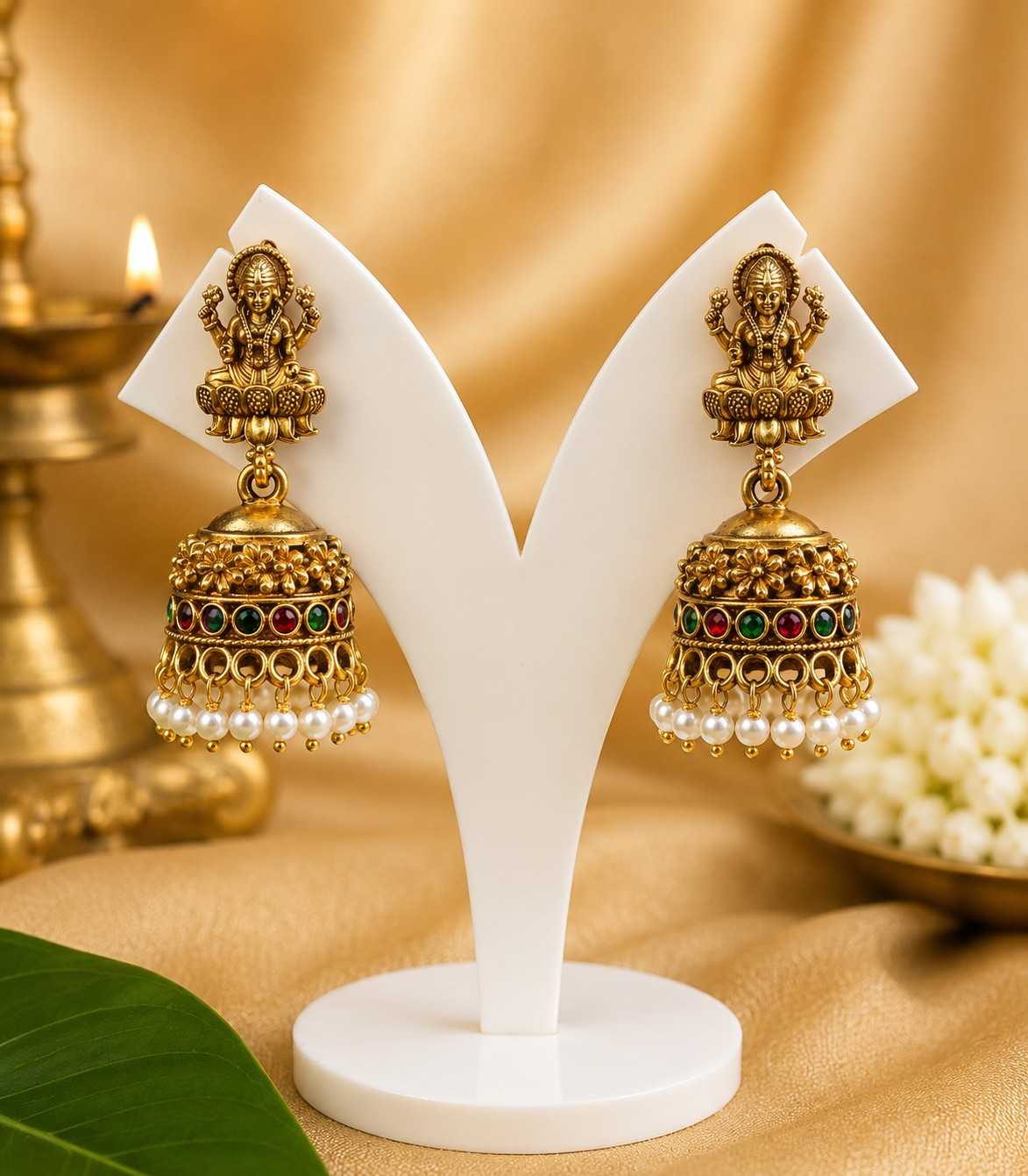 5628-antique-gold-temple-jewelry-set-with-lakshmi-pendant-and-jhumka-earrings