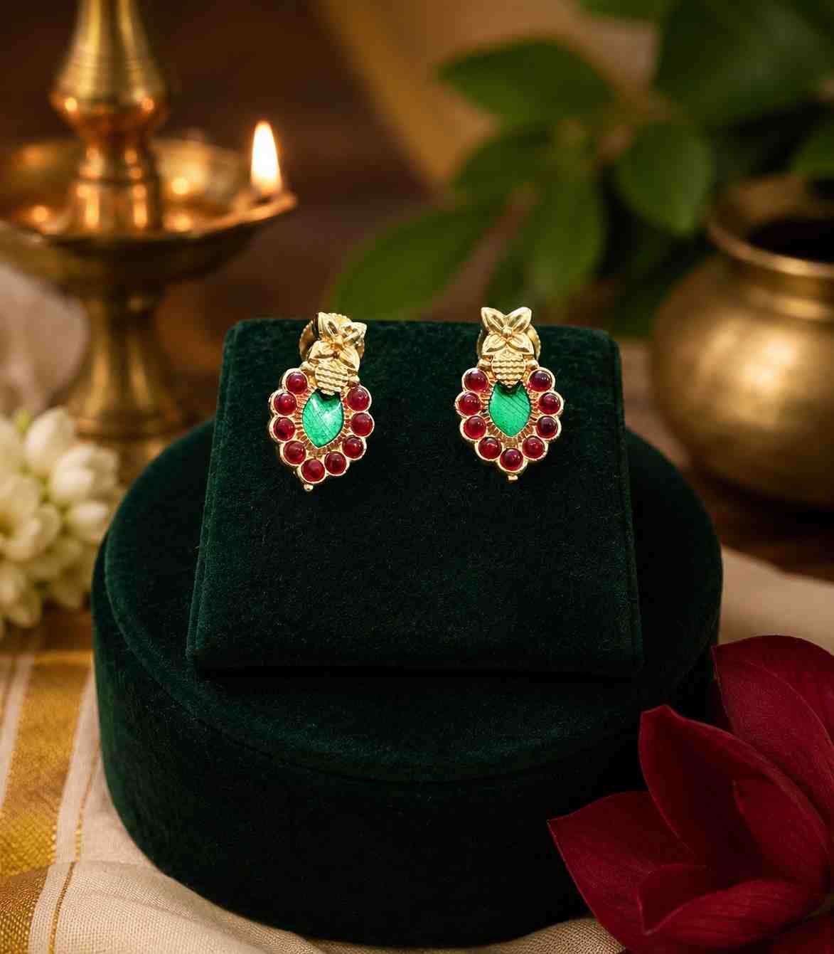 5643-traditional-kerala-palakka-necklace-set-with-gold-plated-pendant-and-matching-studs